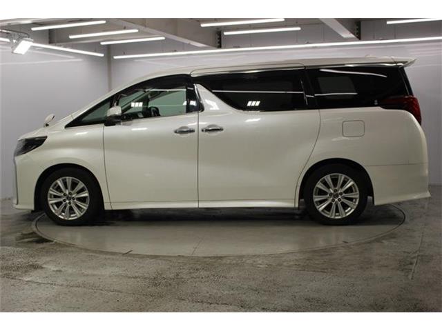 Toyota Alphard 9