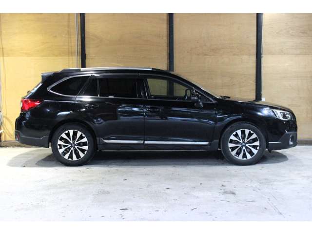 Subaru Legacy Outback 11