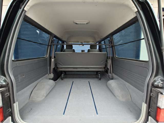 Nissan Vanette 4