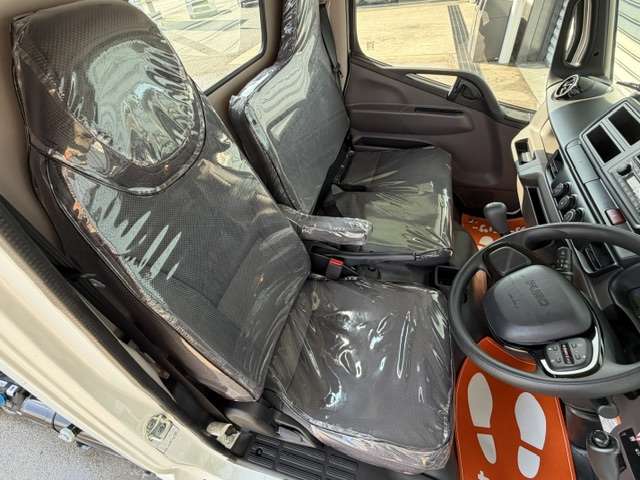 Mitsubishi Fuso Canter 11