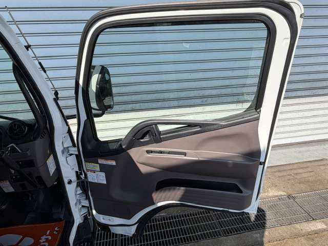 Mitsubishi Fuso Canter 9