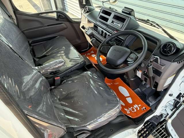 Mitsubishi Fuso Canter 10