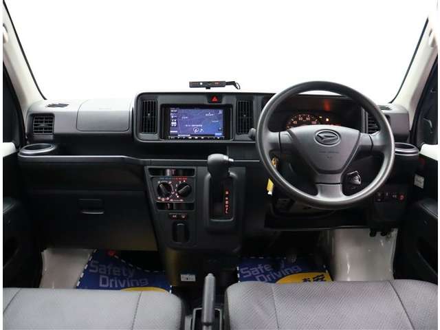 Daihatsu Hijet Cargo 7
