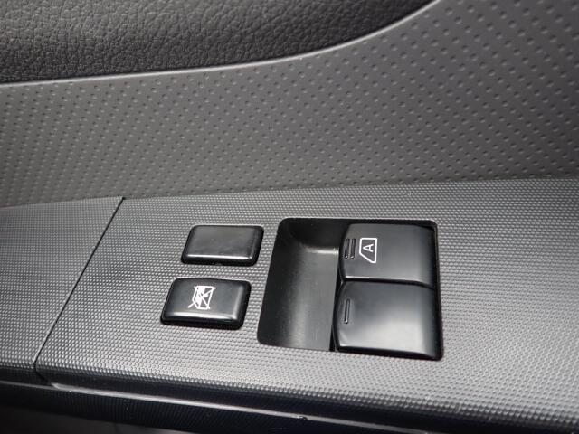 Mitsubishi ランサーカーゴ 12