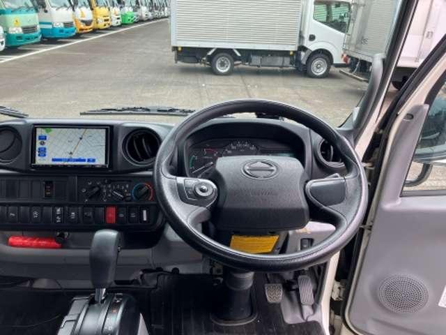 Hino Dutro 11