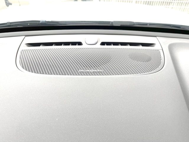 Volvo C40 8