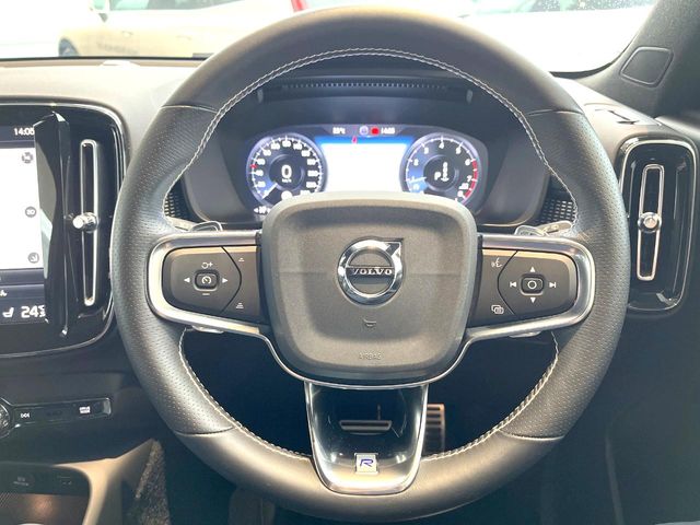 Volvo XC40 11