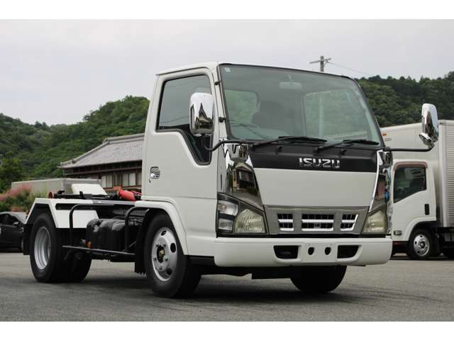 Isuzu Elf 12