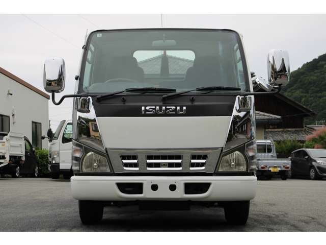Isuzu Elf 2