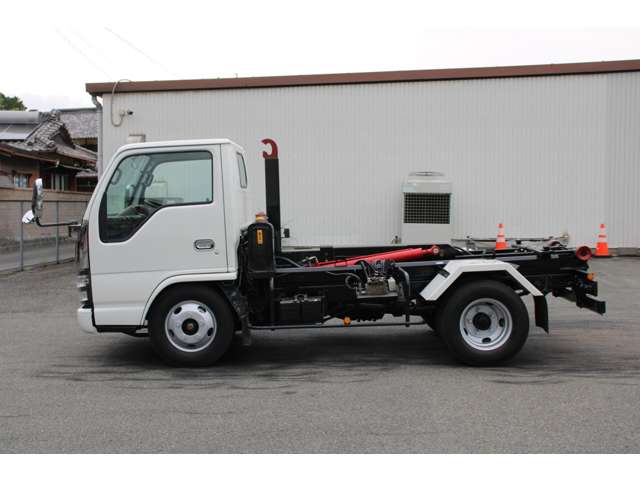 Isuzu Elf 6