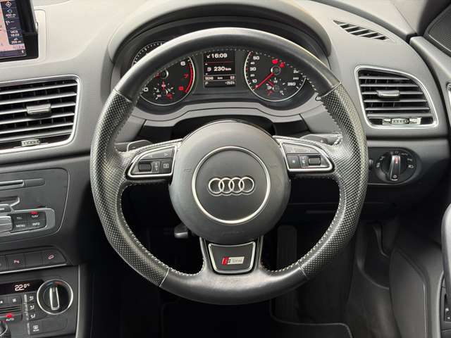 Audi Q3 6