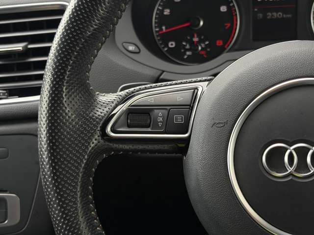 Audi Q3 8