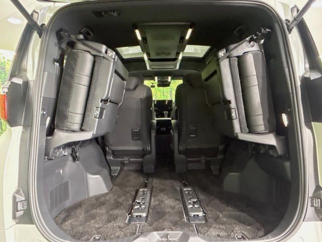 Toyota Alphard 12