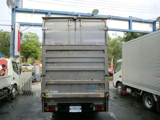 Isuzu Elf 6