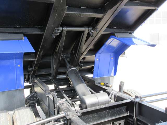 Mitsubishi Fuso Canter 12