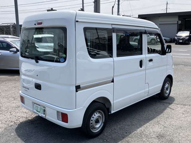 Mitsubishi Minicab Van 6