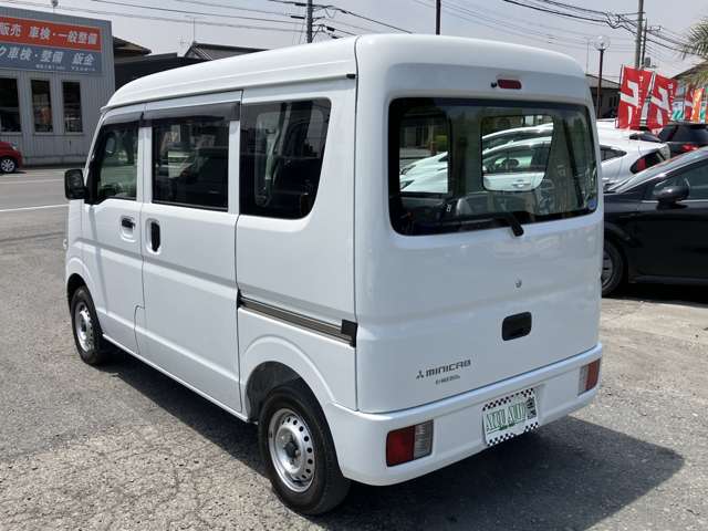 Mitsubishi Minicab Van 10