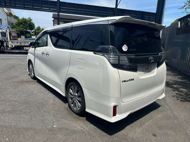 Toyota Vellfire 11