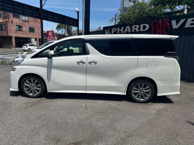 Toyota Vellfire 12