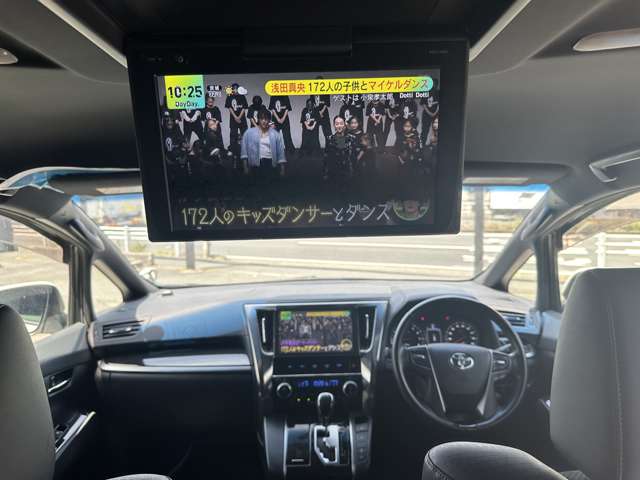 Toyota Vellfire 5