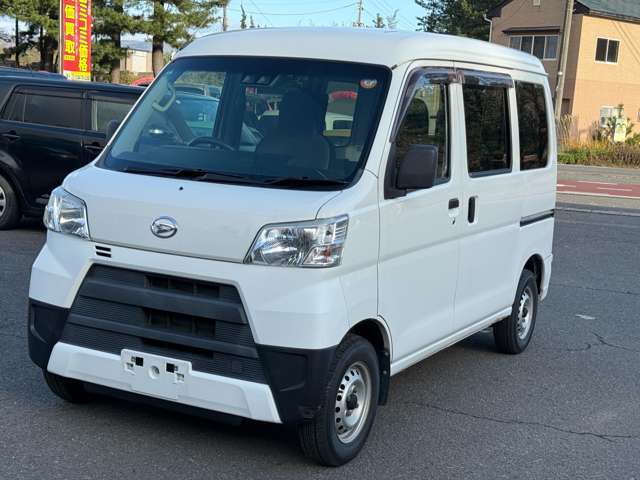 Daihatsu Hijet Cargo 4