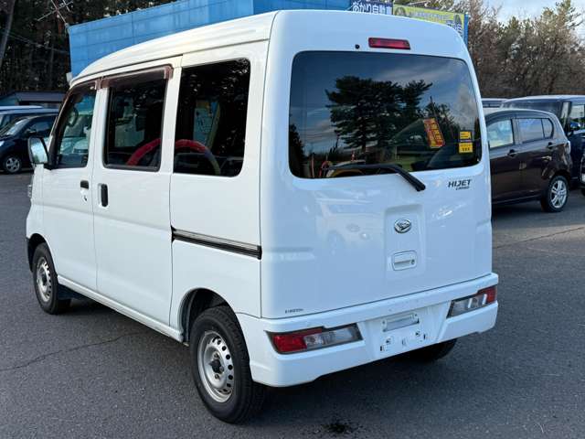 Daihatsu Hijet Cargo 7