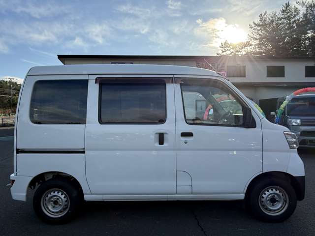 Daihatsu Hijet Cargo 10