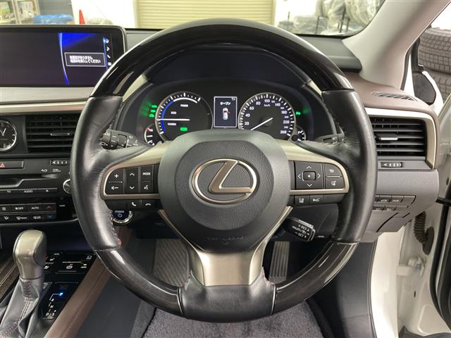 Lexus RX 9