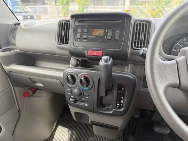 Nissan NV100 Clipper 10