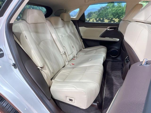 Lexus RX 9