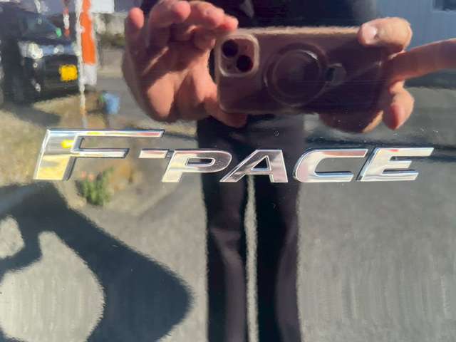 Jaguar F-Pace 11