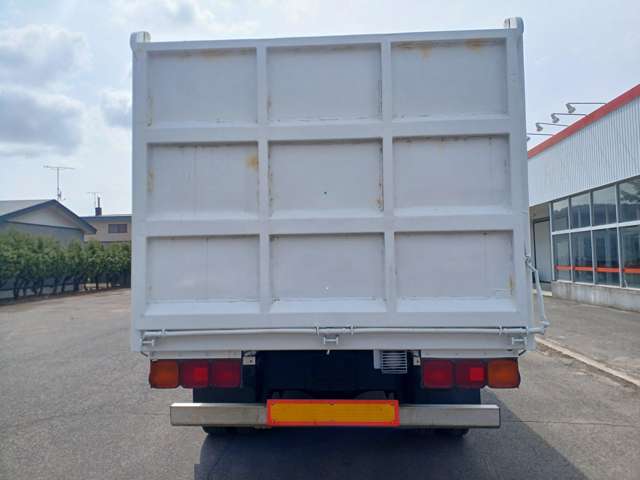 Mitsubishi Fuso Fighter 12