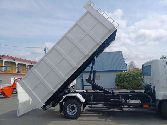 Mitsubishi Fuso Fighter 4