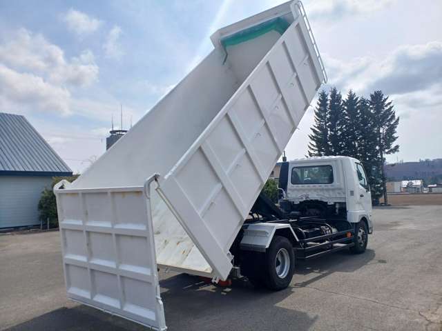 Mitsubishi Fuso Fighter 9