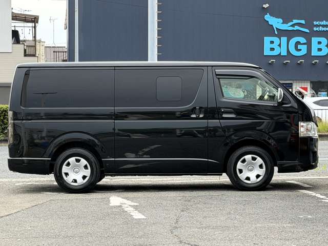Toyota Hiace Van 12