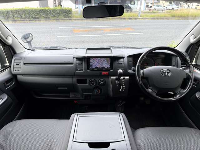 Toyota Hiace Van 3