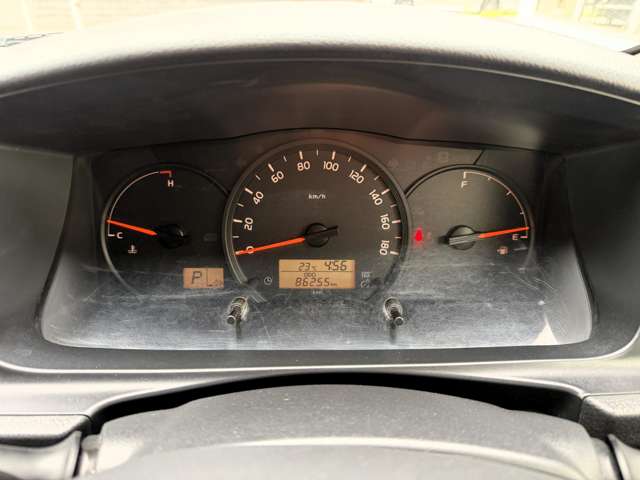 Toyota Hiace Van 4