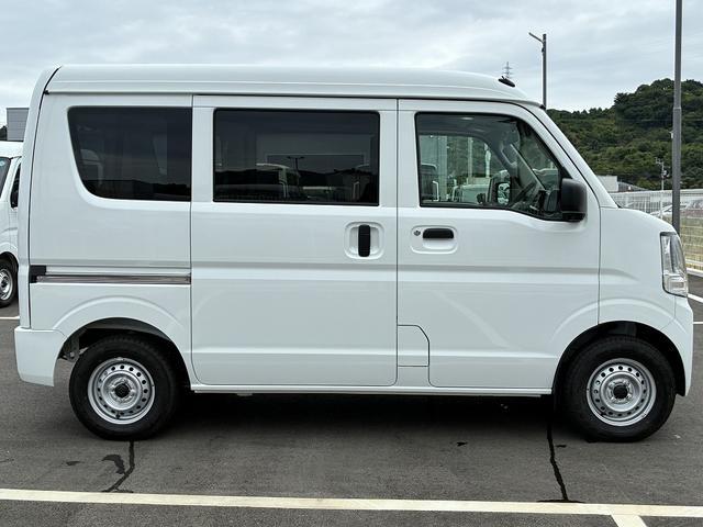 Suzuki Every 8