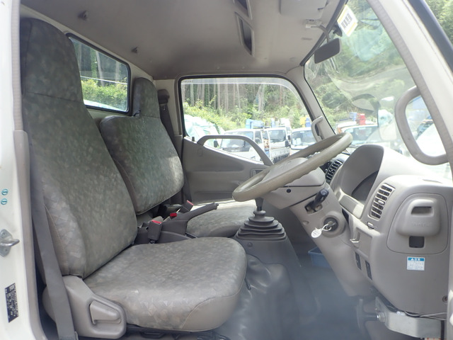 Hino Dutro 12