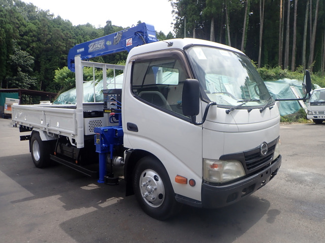 Hino Dutro 3