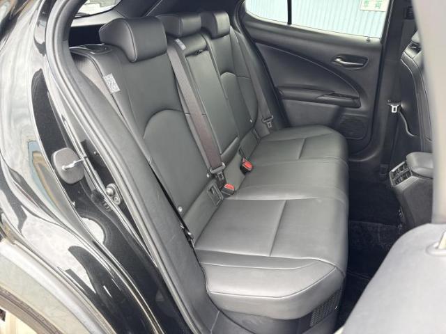 Lexus UX 7