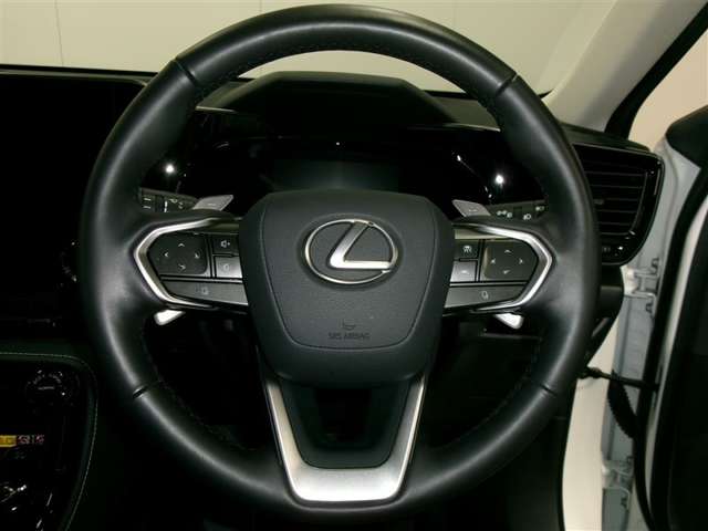 Lexus NX 8