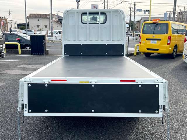 Mitsubishi Fuso Canter 9