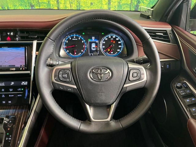 Toyota Harrier 11