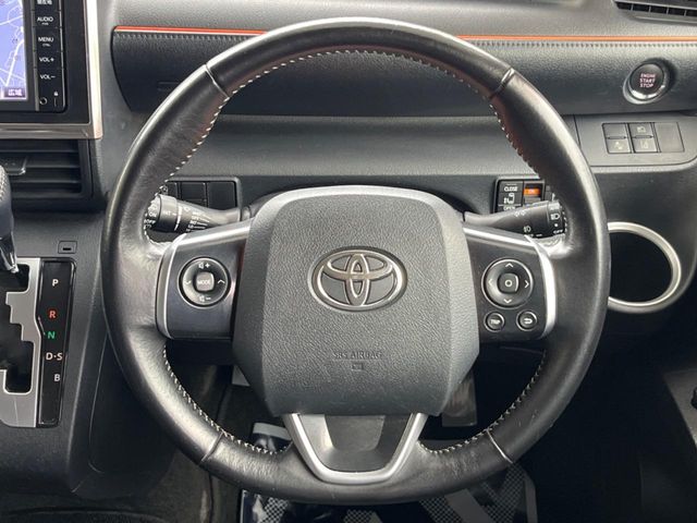 Toyota Sienta 12