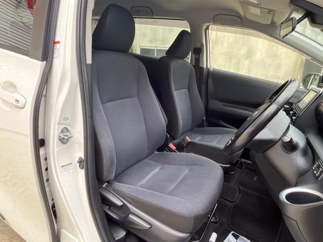 Toyota Sienta 8