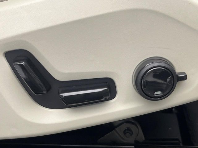 Volvo XC60 8