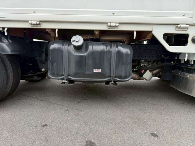 Isuzu Elf 12