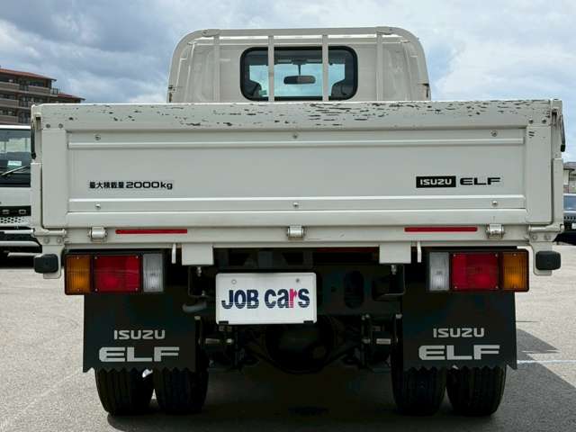 Isuzu Elf 7