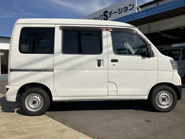 Daihatsu Hijet Cargo 11